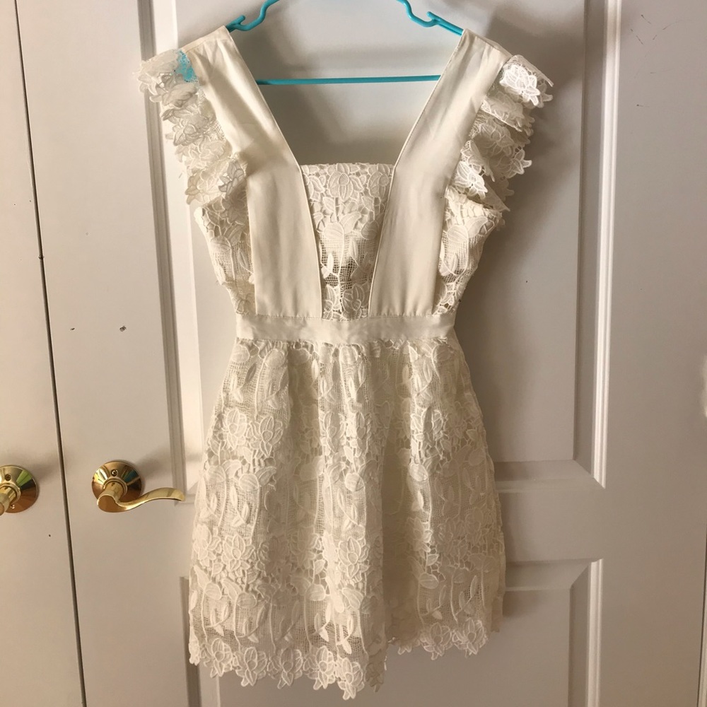 Sister lace dress